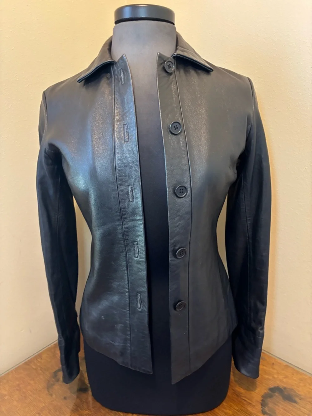 BCBGMaxAzria Black Genuine Leather Button-Front Jacket, Classic Style! Size 2